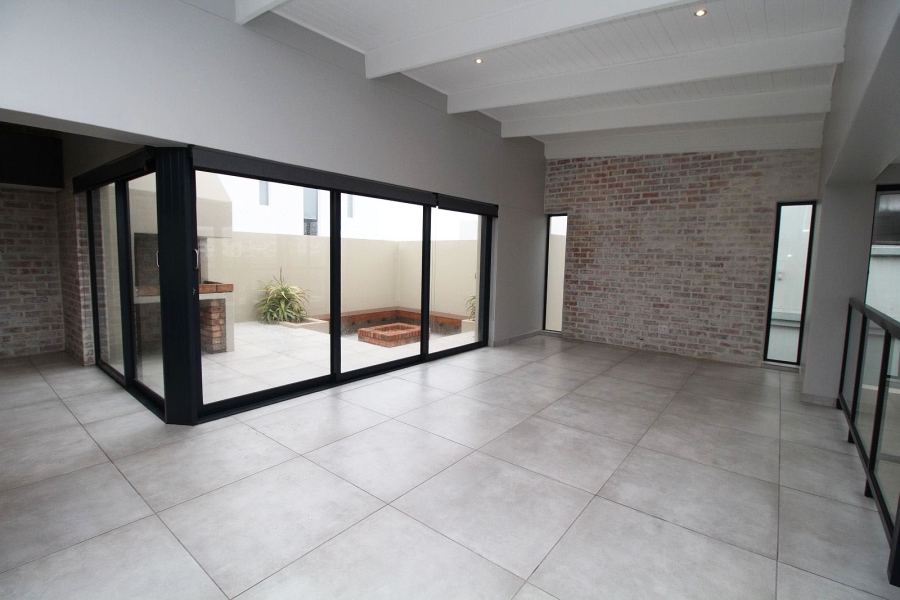 3 Bedroom Property for Sale in Calypso Beach Western Cape